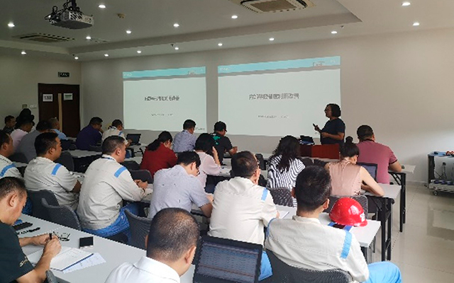 在公司內(nèi)開展培訓